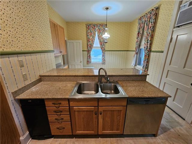 409 N Esplanade Street, Leavenworth, KS 66048