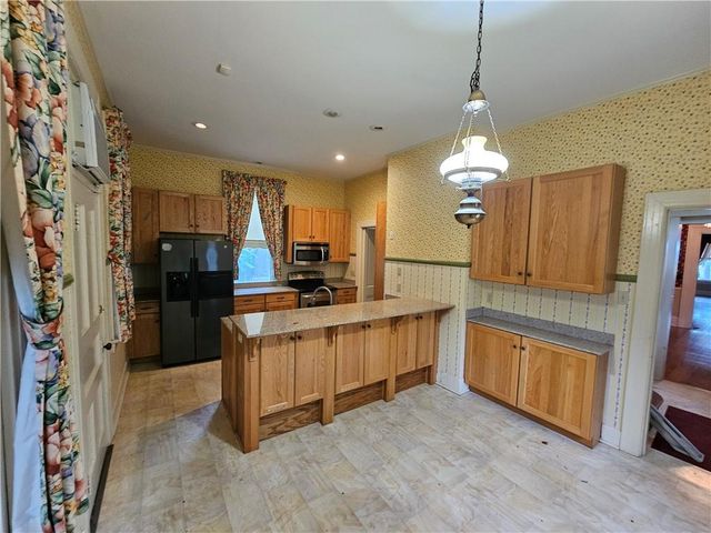 409 N Esplanade Street, Leavenworth, KS 66048