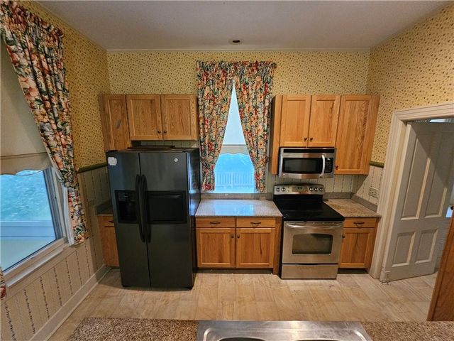 409 N Esplanade Street, Leavenworth, KS 66048