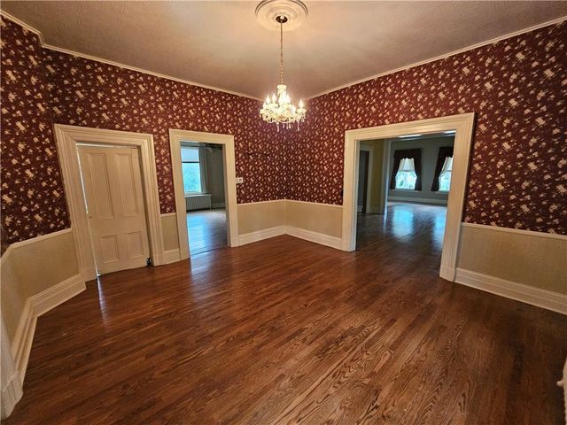 409 N Esplanade Street, Leavenworth, KS 66048