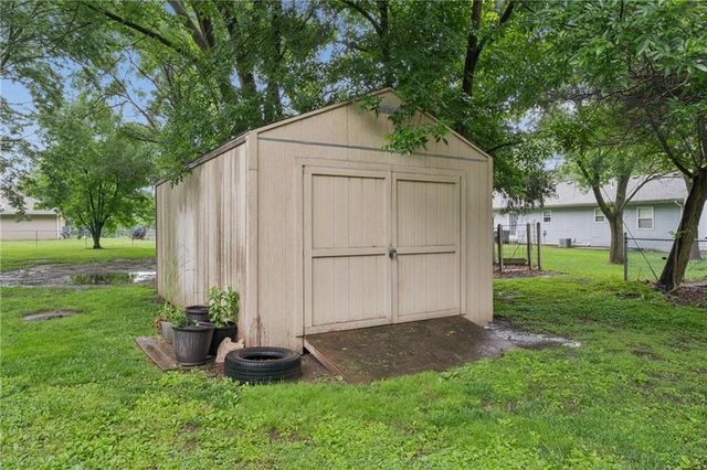 104 W Oak Street, Archie, MO 64725