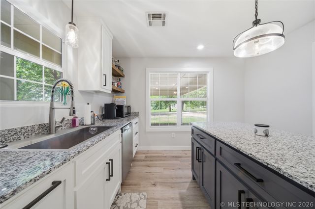 10395 S 193rd West Avenue, Kellyville, OK 74039