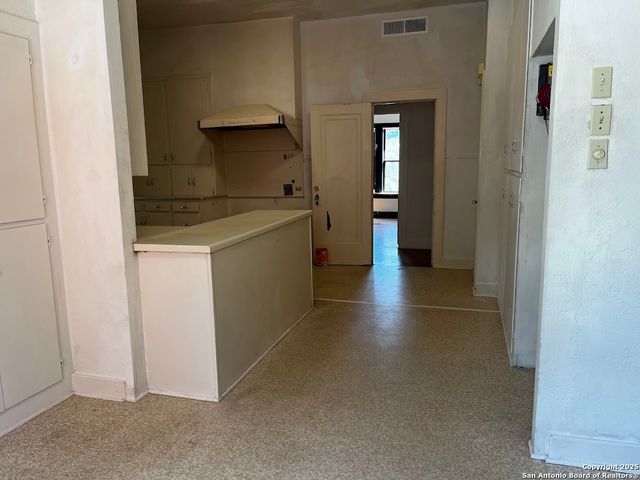 411 W Gramercy, San Antonio, TX 78212