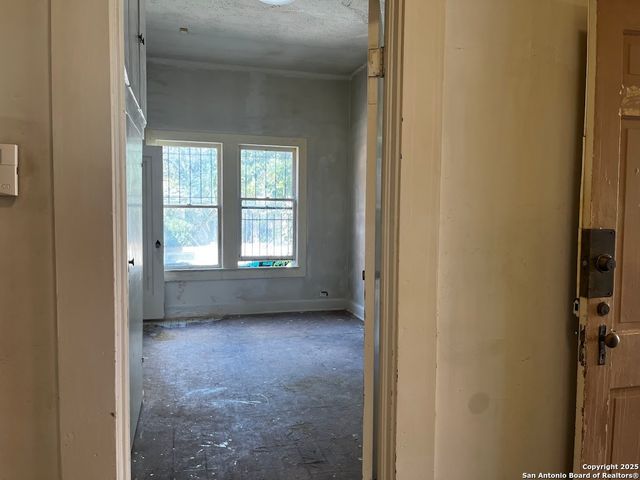 411 W Gramercy, San Antonio, TX 78212