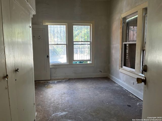 411 W Gramercy, San Antonio, TX 78212