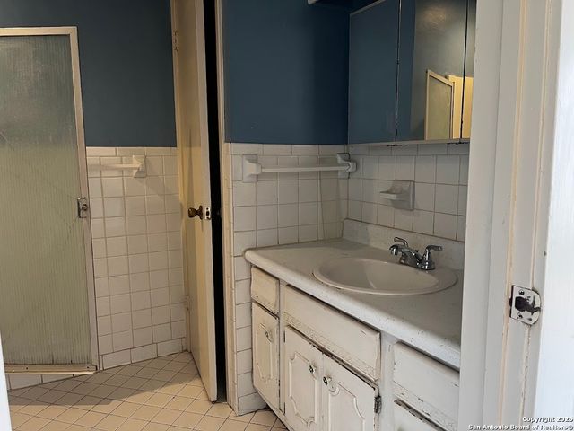 411 W Gramercy, San Antonio, TX 78212