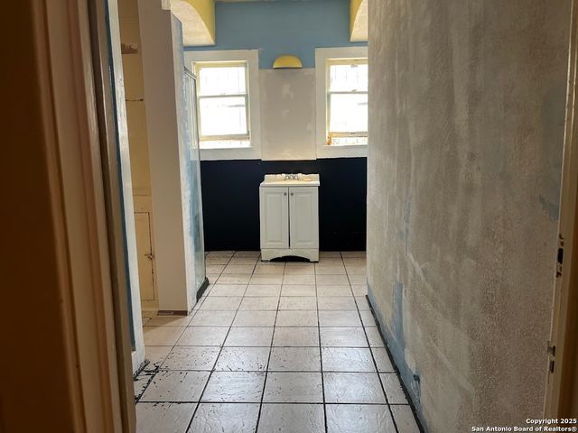 411 W Gramercy, San Antonio, TX 78212