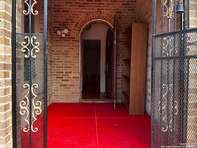 411 W Gramercy, San Antonio, TX 78212