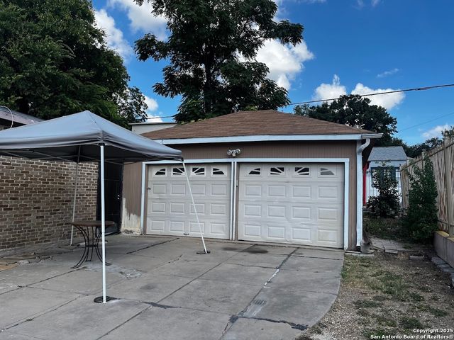 411 W Gramercy, San Antonio, TX 78212
