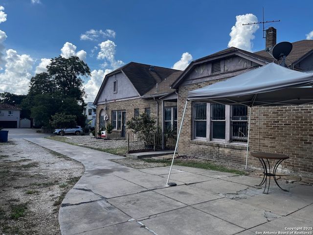 411 W Gramercy, San Antonio, TX 78212