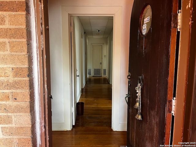 411 W Gramercy, San Antonio, TX 78212