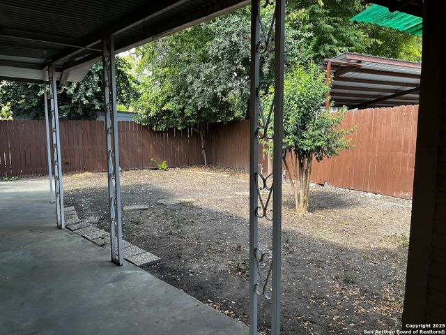 411 W Gramercy, San Antonio, TX 78212