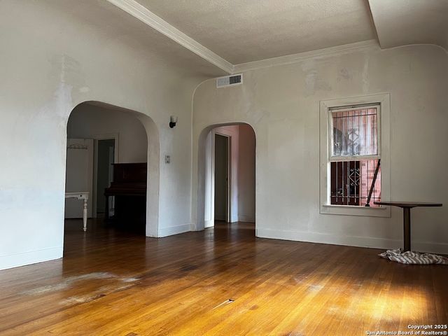 411 W Gramercy, San Antonio, TX 78212