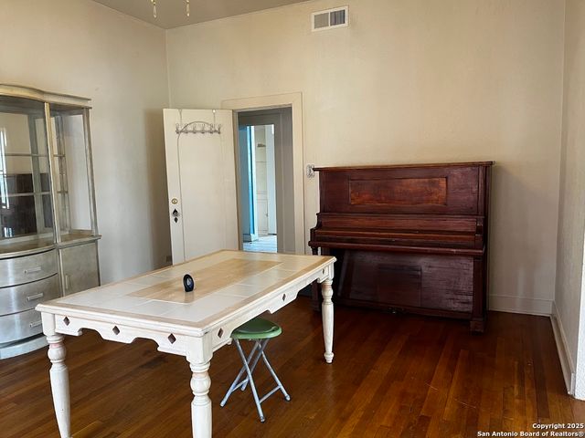 411 W Gramercy, San Antonio, TX 78212