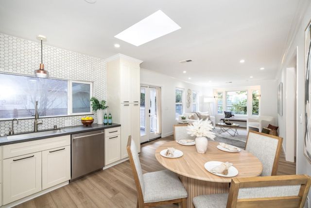 1111 Alma Street, Palo Alto, CA 94301