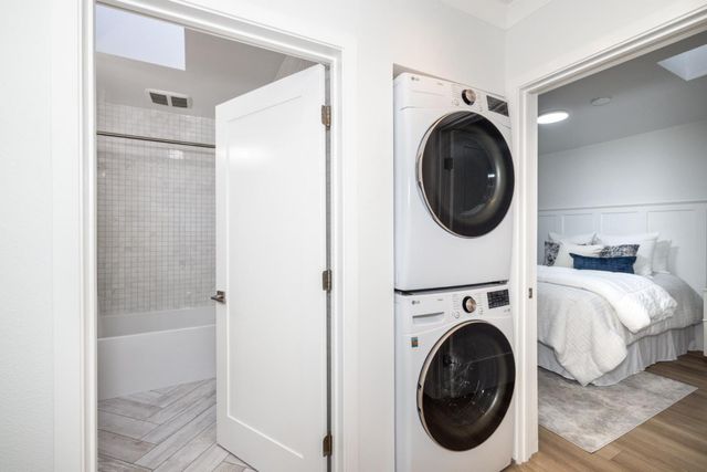 1111 Alma Street, Palo Alto, CA 94301