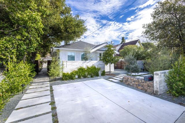 1111 Alma Street, Palo Alto, CA 94301