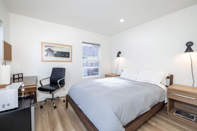 1111 Alma Street, Palo Alto, CA 94301