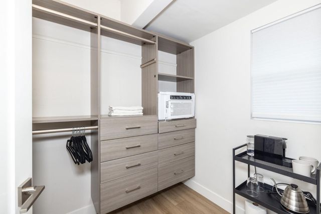 1111 Alma Street, Palo Alto, CA 94301