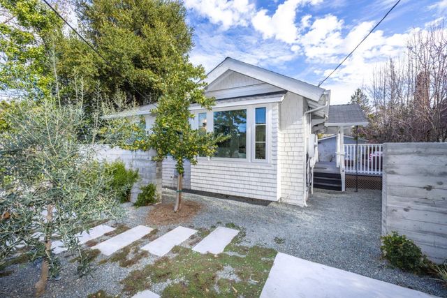 1111 Alma Street, Palo Alto, CA 94301