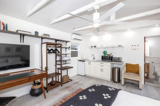 1111 Alma Street, Palo Alto, CA 94301