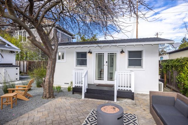 1111 Alma Street, Palo Alto, CA 94301