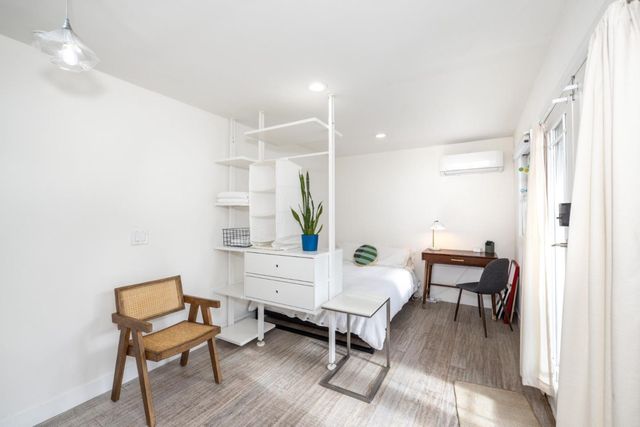 1111 Alma Street, Palo Alto, CA 94301