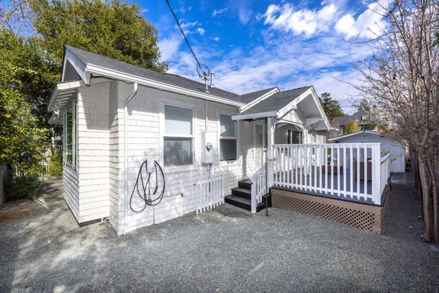 1111 Alma Street, Palo Alto, CA 94301