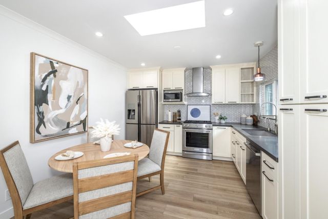 1111 Alma Street, Palo Alto, CA 94301