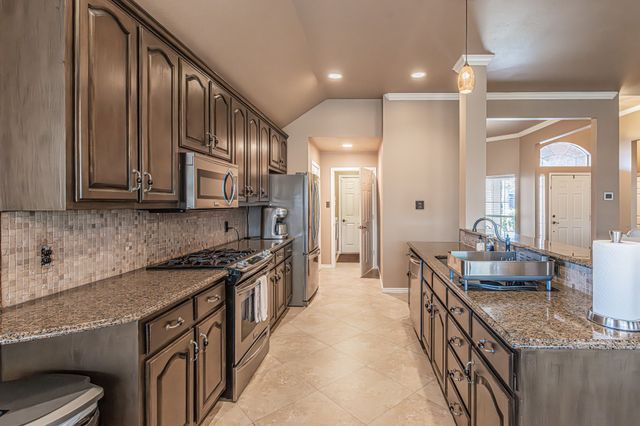 7732 Summerbrook Circle, Fort Worth, TX 76137