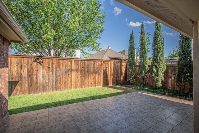 7732 Summerbrook Circle, Fort Worth, TX 76137