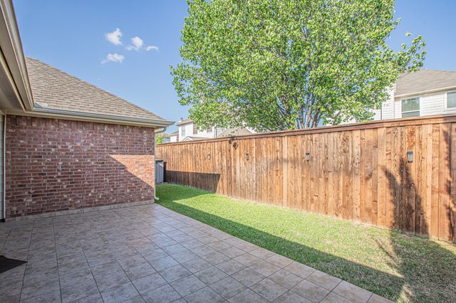 7732 Summerbrook Circle, Fort Worth, TX 76137