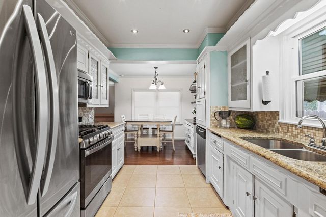 110 S Binkley Street, Sherman, TX 75092