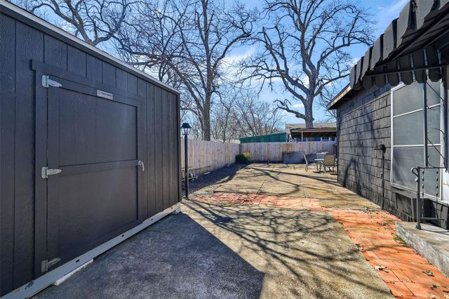 110 S Binkley Street, Sherman, TX 75092