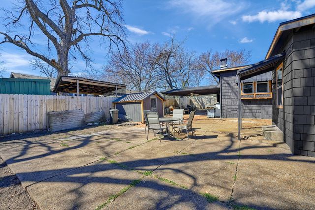 110 S Binkley Street, Sherman, TX 75092