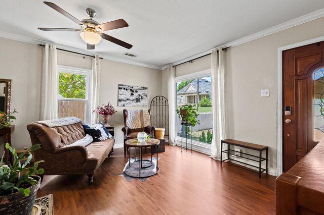 110 S Binkley Street, Sherman, TX 75092
