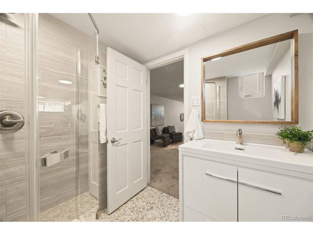 214 Hudson St, Denver, CO 80220