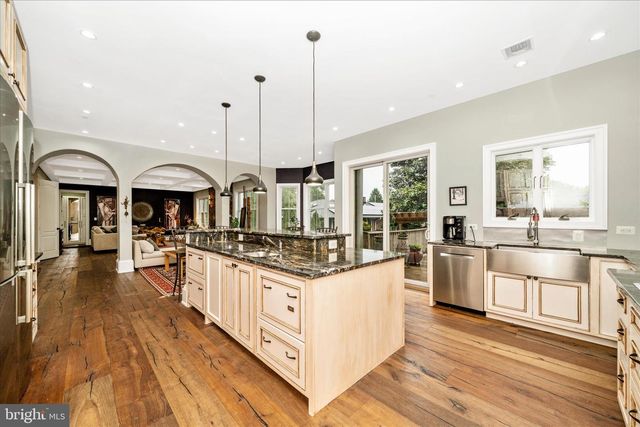 10221 TYBURN TER, Bethesda, MD 20814