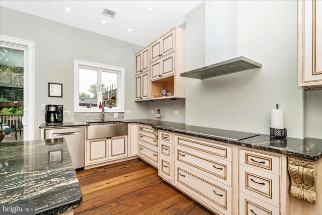 10221 TYBURN TER, Bethesda, MD 20814