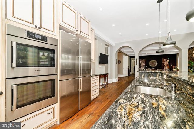 10221 TYBURN TER, Bethesda, MD 20814