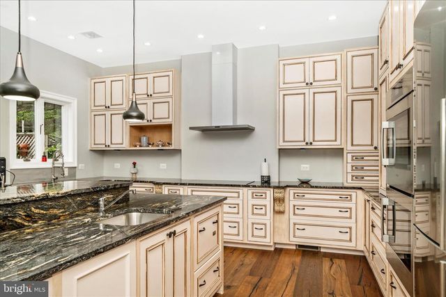 10221 TYBURN TER, Bethesda, MD 20814