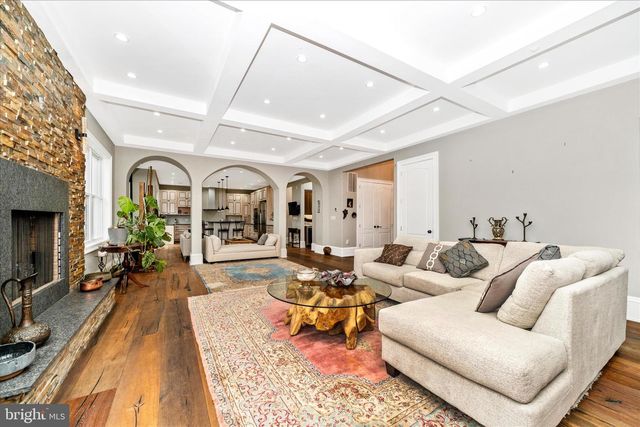 10221 TYBURN TER, Bethesda, MD 20814