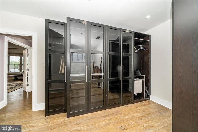 10221 TYBURN TER, Bethesda, MD 20814