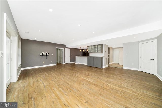 10221 TYBURN TER, Bethesda, MD 20814