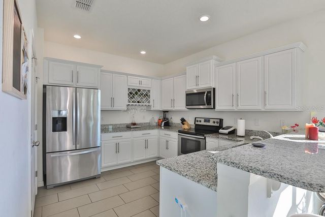 10546 MEDFORD LAKE DRIVE, Riverview, FL 33578