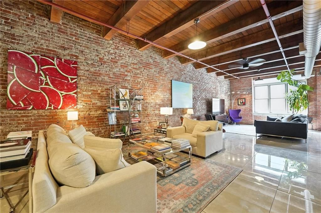 306 W 7th Street 201, Kansas City, MO 64105