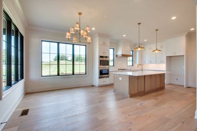 112 Mitford Lane, Thompsons Station, TN 37179