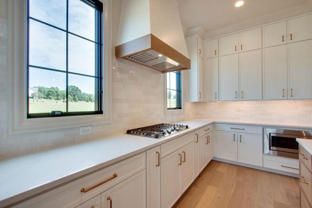 112 Mitford Lane, Thompsons Station, TN 37179
