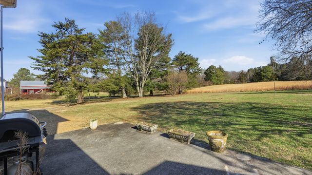 1234 Carter Blake Rd, Tullahoma, TN 37388