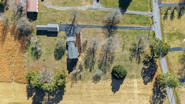 1234 Carter Blake Rd, Tullahoma, TN 37388